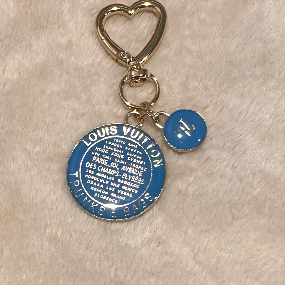 Fashion Gold and Blue Charm Keychain - Picture 2 of 2